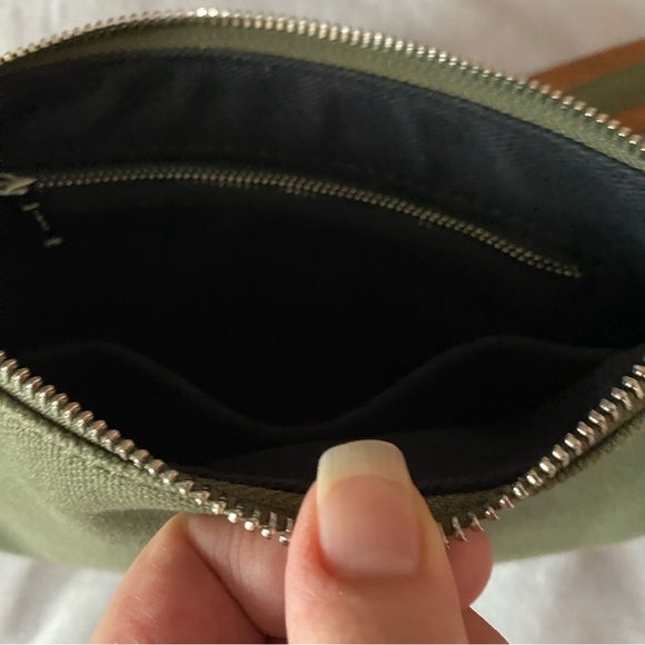 Brandy Melville green canvas shoulder bag with chain and leather strap - Picture 7 of 16